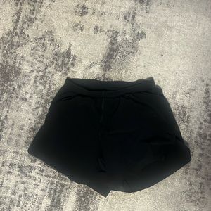 Men’s S Lululemon Pace breaker 5in Lined shorts